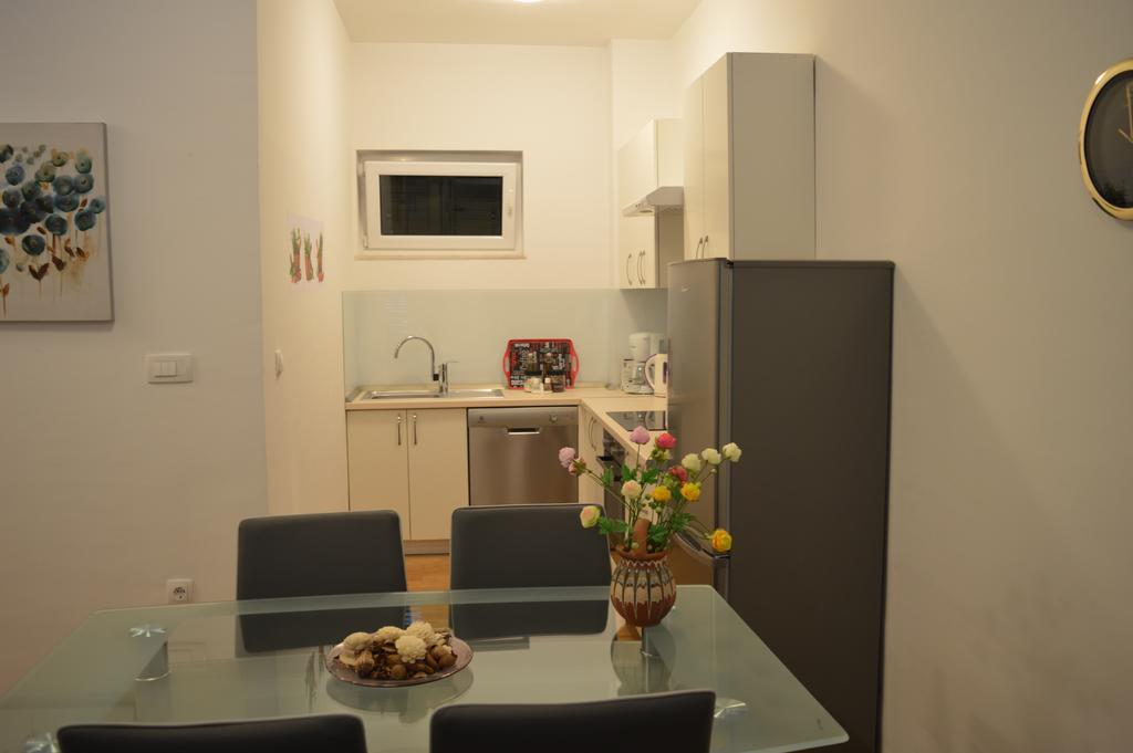 Apartments Svjetlana Trogir Exterior photo